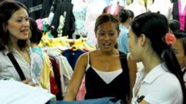 Khi ngành du lịch “ngỏ lời” với ngành thương mại