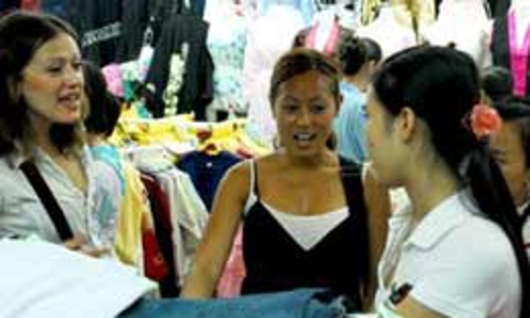 Theo đánh giá, mô hình du lịch kết hợp với mua sắm sẽ giúp tăng doanh thu của cả ngành du lịch và thương mại.