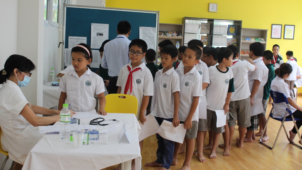 Mức đóng bảo hiểm y tế hàng tháng của học sinh, sinh viên bằng 4,5% mức lương cơ sở.