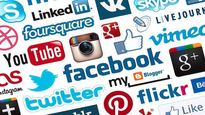 Để lấy dữ liệu từ người dùng, các nền tảng truyền thông xã hội mang đến cho họ nhiều cơ hội thể hiện bản thân...