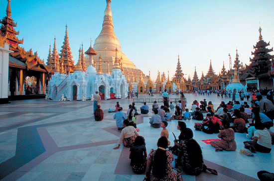 Nếu cùng đầu tư vào Myanmar, không biết hai doanh nghiệp Nhà nước Viettel và VNPT có dùng chung hạ tầng?