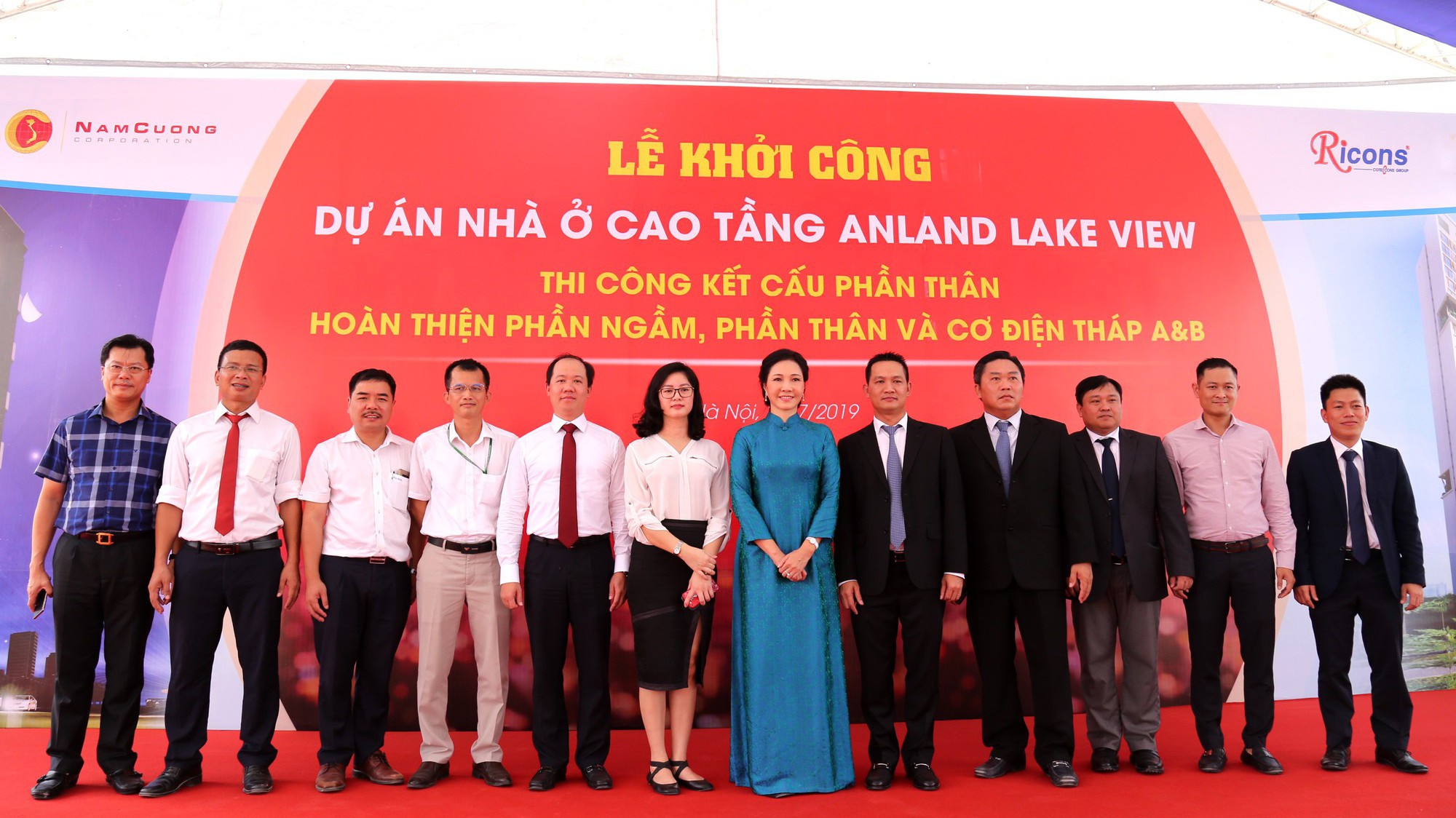 Đại diện lãnh đạo Tập đoàn Nam Cường và Công ty Cổ phần Đầu tư Xây dựng Ricons tại sự kiện khởi công dự án ngày 24/7.