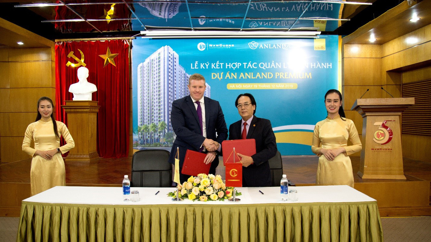 Lễ ký kết vận hành dựa án Anland Premium giừa Tập đoàn Nam Cường và Savills hôm 19/12.