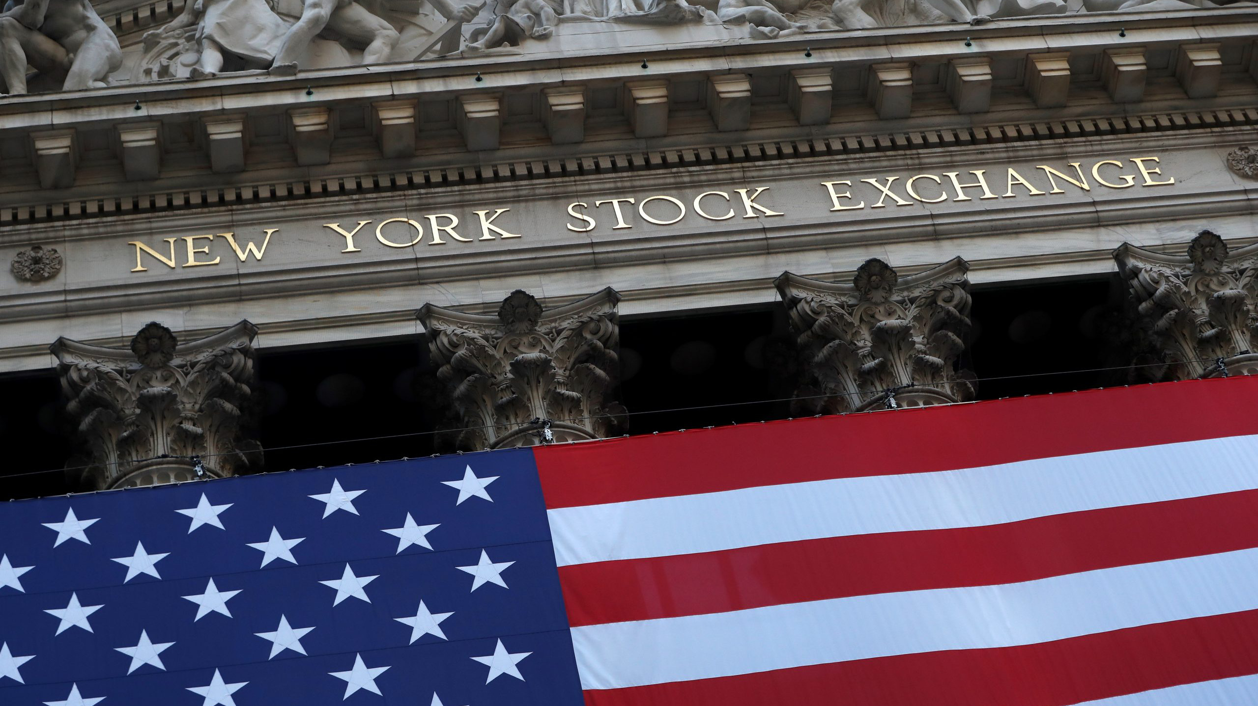 NYSE đổi ý, bỏ kế hoạch hủy niêm yết với 3 công ty viễn thông - Ảnh: Getty Images