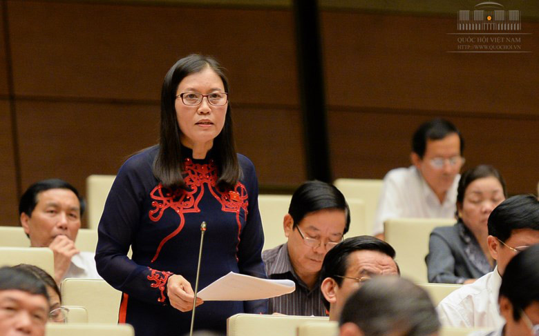Đại biểu Lê Thị Nga phát biểu tại nghị trường.