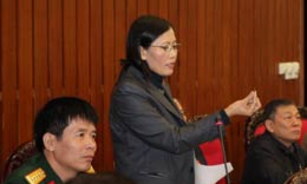 Đại biểu Lê Thị Nga chất vấn Thống đốc về hiệu quả sử dụng tiền kim loại.
