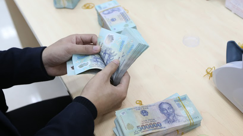 Hiện, chi thường xuyên vẫn ở mức cao, đạt 895,67 nghìn tỷ đồng, tăng 6% so với cùng kỳ năm 2018.