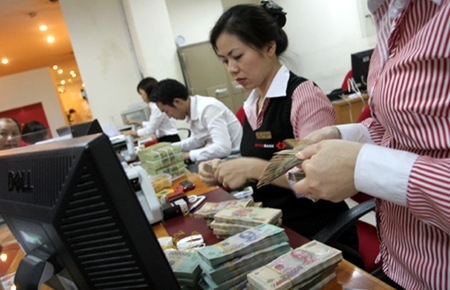 Lãnh đạo Vụ Chính sách tiền tệ cho biết việc giảm lãi suất liên tục trong thời gian qua là bước đi để tiến tới bỏ trần lãi suất huy động đối với tiền gửi VND trong tương lai, khi có thời điểm thuận lợi.