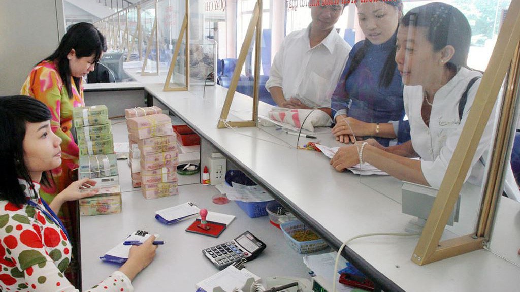 Đối với trường hợp thừa kế quyền sử dụng đất theo quy định của pháp luật mà chưa trả hết nợ tiền sử dụng đất thì người nhận thừa kế có trách nhiệm tiếp tục trả nợ tiền sử dụng đất theo quy định.