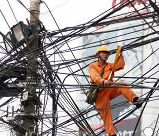 Theo EVN, giá điện chưa theo giá thị trường nên chưa hấp dẫn được các nhà đầu tư nước ngoài.
