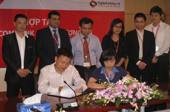 Lễ ký kết hợp tác giữa Ví điện tử Nganluong.vn và ngân hàng Techcombank - Ảnh: M.Anh.