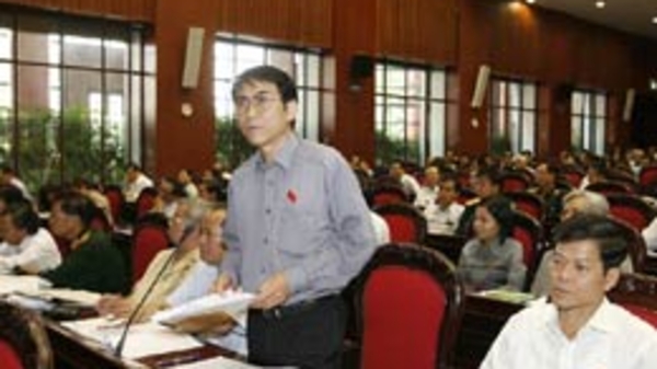 Để giảm bội chi, có thể chậm tăng lương