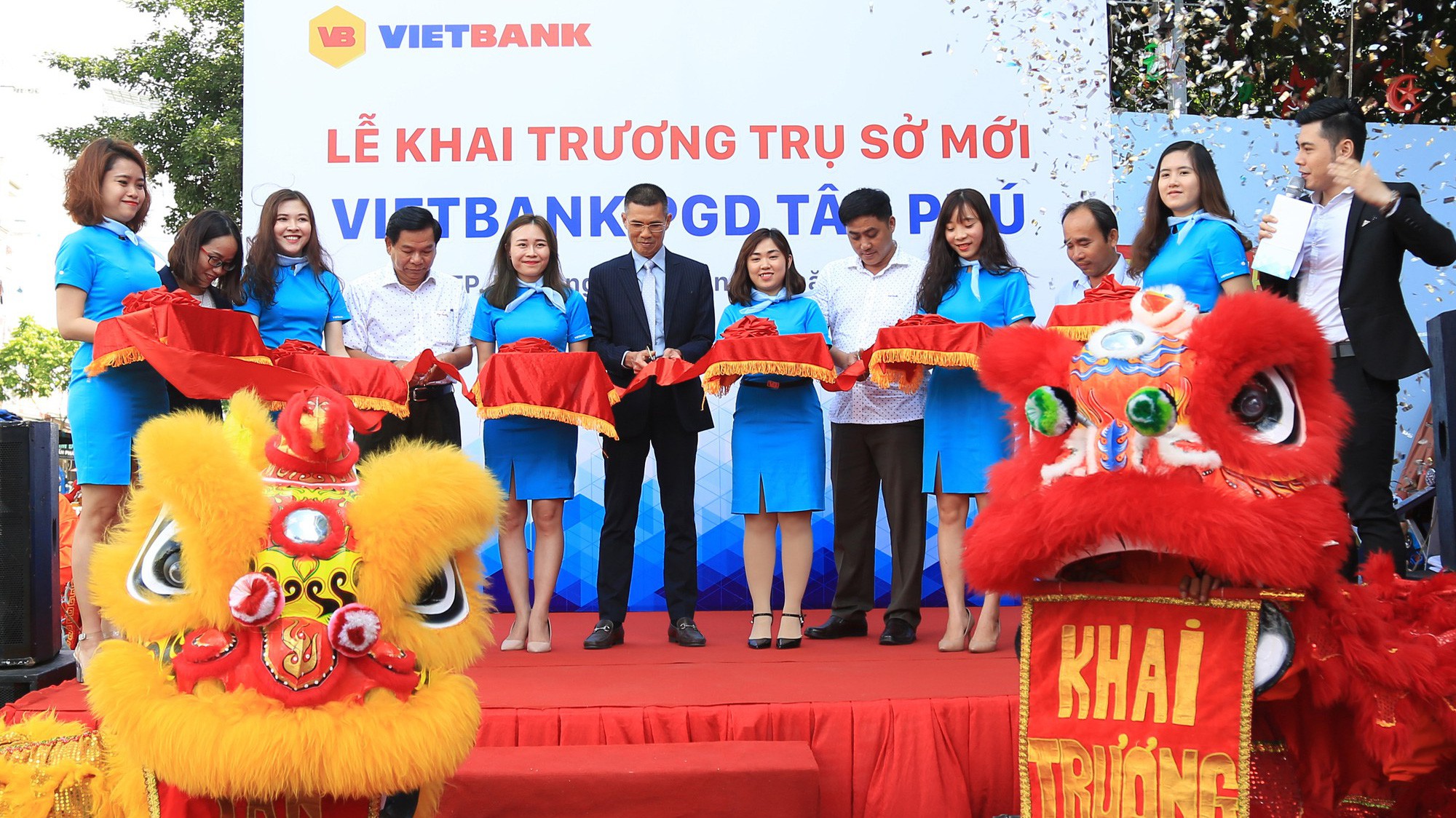Vietbank Tân Phú tọa lạc tại vị trí giao thông thuận lợi, phục vụ đa dạng các đối tượng khách hàng trên địa bàn quận Tân Phú. 