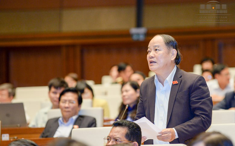 Đại biểu Huỳnh Nghĩa đề nghị chỉ nên để hai mức: tín nhiệm và không tín nhiệm.