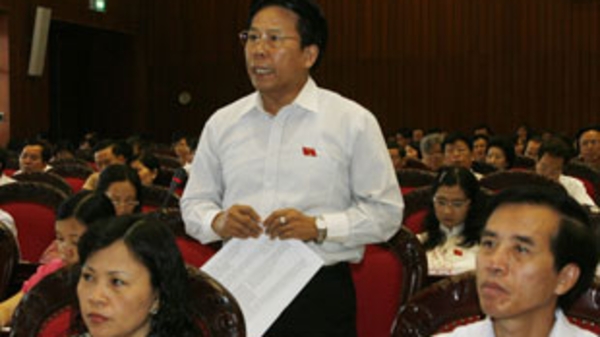 Gộp sổ đỏ, sổ hồng: “Sự đổi vai kỳ lạ”