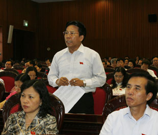 Đại biểu Nghiêm Vũ Khải không nhất trí với nội dung sửa Luật môi trường tại dự án luật sửa đổi, bổ sung một số điều liên quan đến đầu tư xây dựng cơ bản - Ảnh: TTXVN.