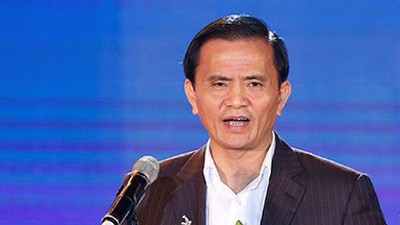 Ông Ngô Văn Tuấn đã ban hành quyết định về tiêu chuẩn bổ nhiệm cán bộ không đúng thẩm quyền, vi phạm tiêu chuẩn cán bộ do cấp có thẩm quyền quy định; bổ nhiệm nhiều trưởng phòng, phó trưởng phòng chưa đủ điều kiện, tiêu chuẩn, trong đó điển hình là trường hợp bà Trần Vũ Quỳnh Anh. 