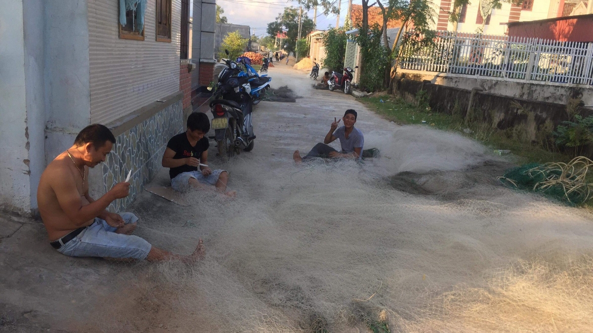 Những mô hình chuyển đổi sinh kế bước đầu thích ứng với tình hình thực tế và đặc thù địa phương, mang lại thu nhập cho bà con; đồng thời giải quyết việc làm cho trên 9.500 lao động tại các địa phương vùng biển.