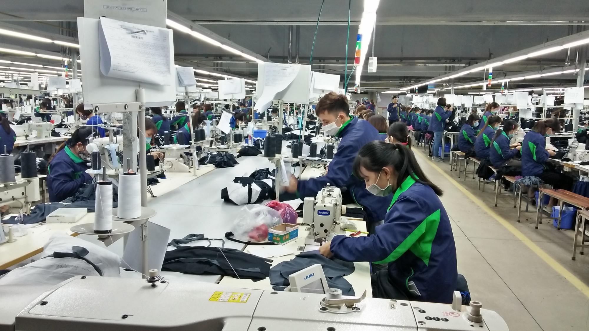 Nhiều doanh nghiệp giải thể hoặc chủ bỏ trốn khi vẫn còn nợ lương - Ảnh minh họa: TH. 