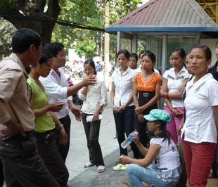 Người lao động phải về nước trước thời hạn tập trung tại Cục Quản lý lao động ngoài nước.