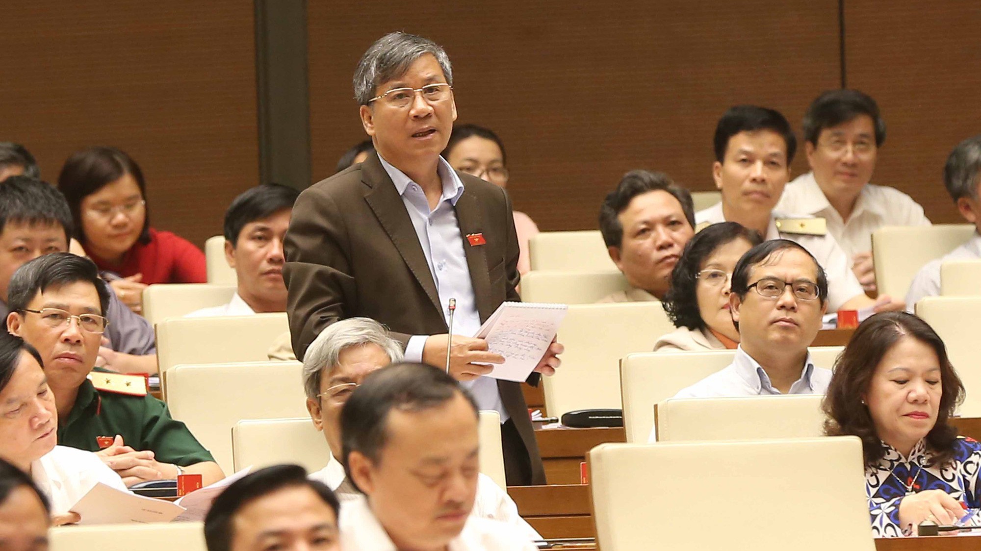 Đại biểu Nguyễn Anh Trí chất vấn Phó thủ tướng.