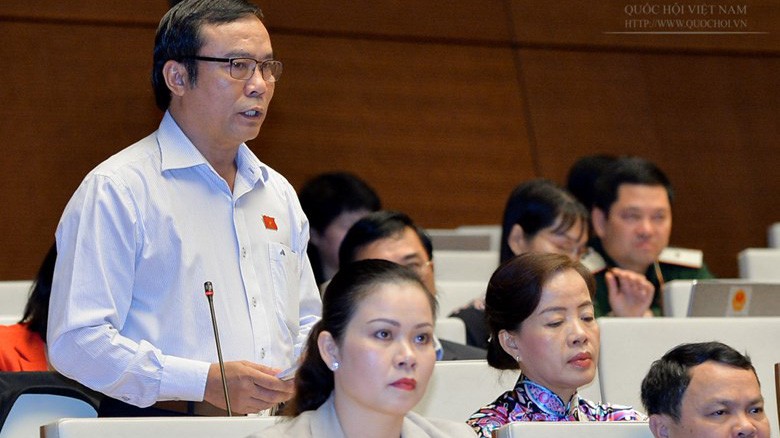 Đại biểu Nguyễn Bá Sơn phát biểu tại hội trường Quốc hội. 