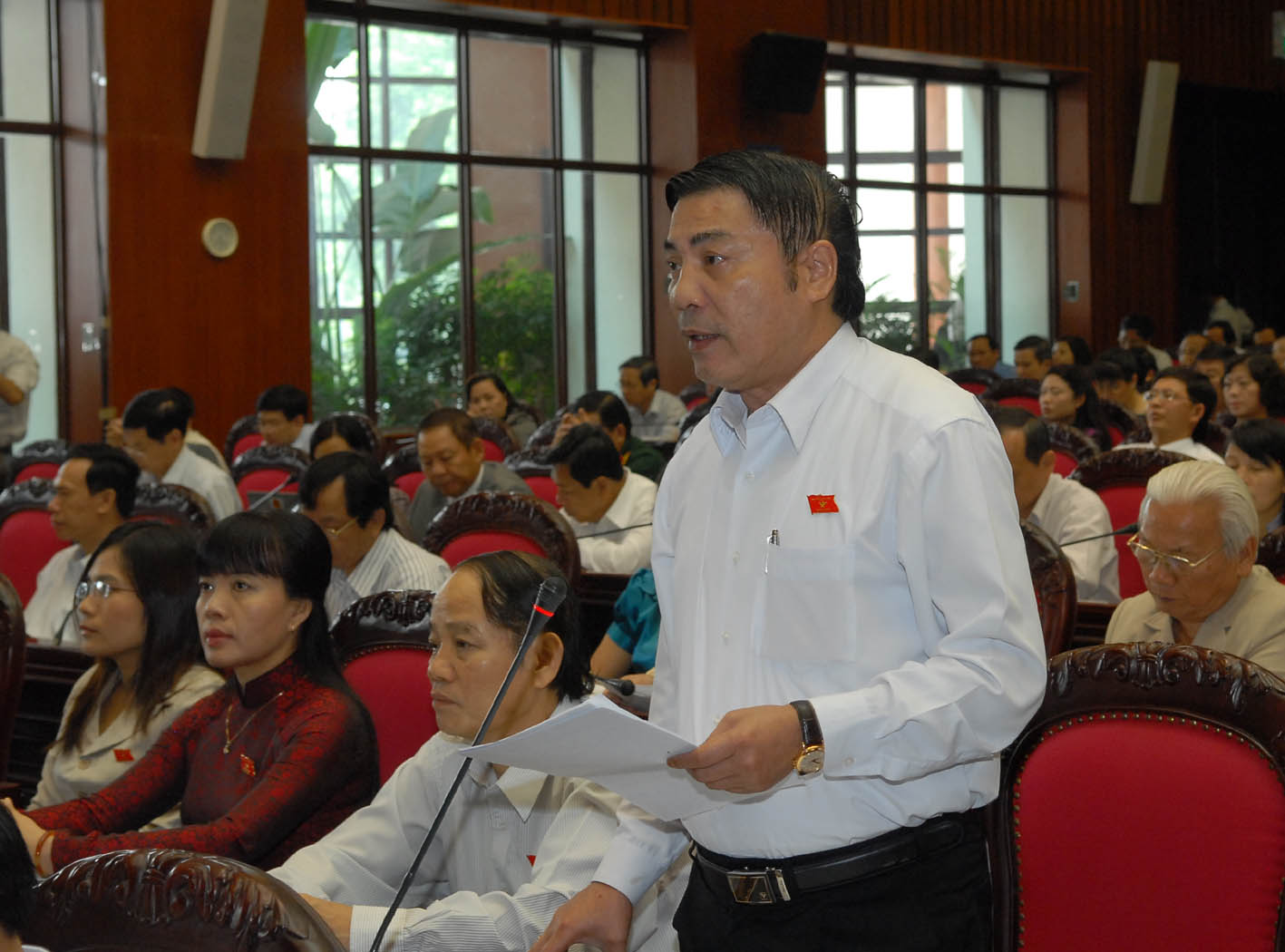 “Đặc biệt là khi tình hình đất nước bị thiên tai, bão lụt thì sự điều hành có trách nhiệm của Chính phủ đối với cuộc sống của người dân cũng đã được ghi nhận”, đại biểu Nguyễn Bá Thanh (Đà Nẵng) khẳng định - Ảnh: TTXVN.