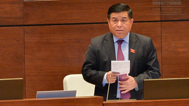 Bộ trưởng Bộ Kế hoạch và Đầu tư Nguyễn Chí Dũng vừa gửi đến các vị đại biểu Quốc hội báo cáo tình hình thực hiện nghị quyết của Quốc hội về hoạt động chất vấn 