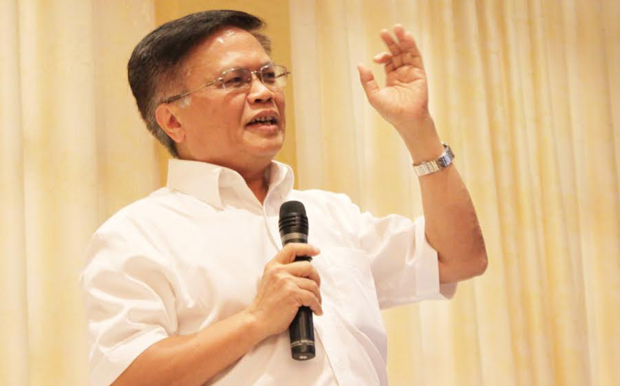 Viện trưởng Viện Nghiên cứu quản lý kinh tế Trung ương Nguyễn Đình Cung tại diễn đàn.<br>