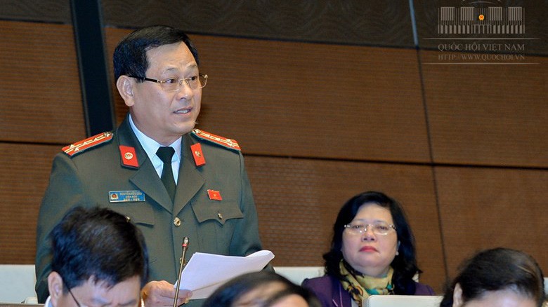 Đại biểu Nguyễn Hữu Cầu đồng ý quy định các doanh nghiệp nước ngoài khi cung cấp dịch vụ  tại Việt Nam phải đặt cơ quan đại diện máy chủ quản lý dữ liệu người dùng Việt Nam trên lãnh thổ Việt Nam