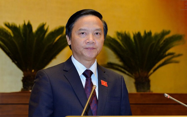 <span style="font-family: 'Times New Roman'; font-size: 15px;">Chủ nhiệm Uỷ ban Pháp luật Nguyễn Khắc Định trình bày báo cáo tiếp thu, giải trình dự án luật.</span>