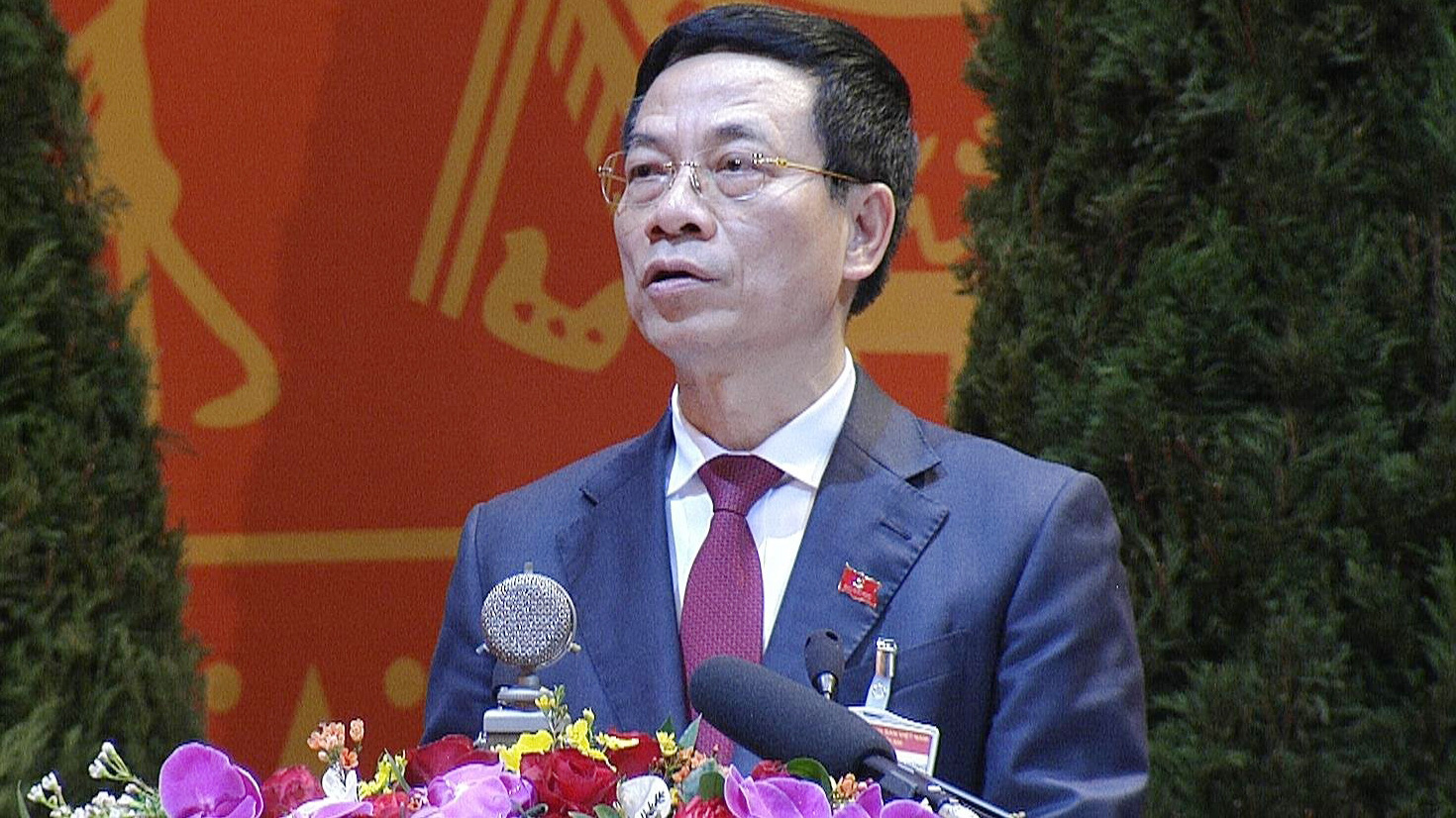 Bộ trưởng Bộ Thông tin và Truyền thông Nguyễn Mạnh Hùng tham luận tại Đại hội.
