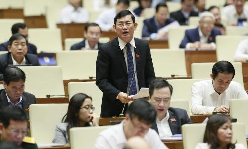 Đại biểu tiếp tục nêu quan điểm không nên để xe ở tầng hầm chung cư