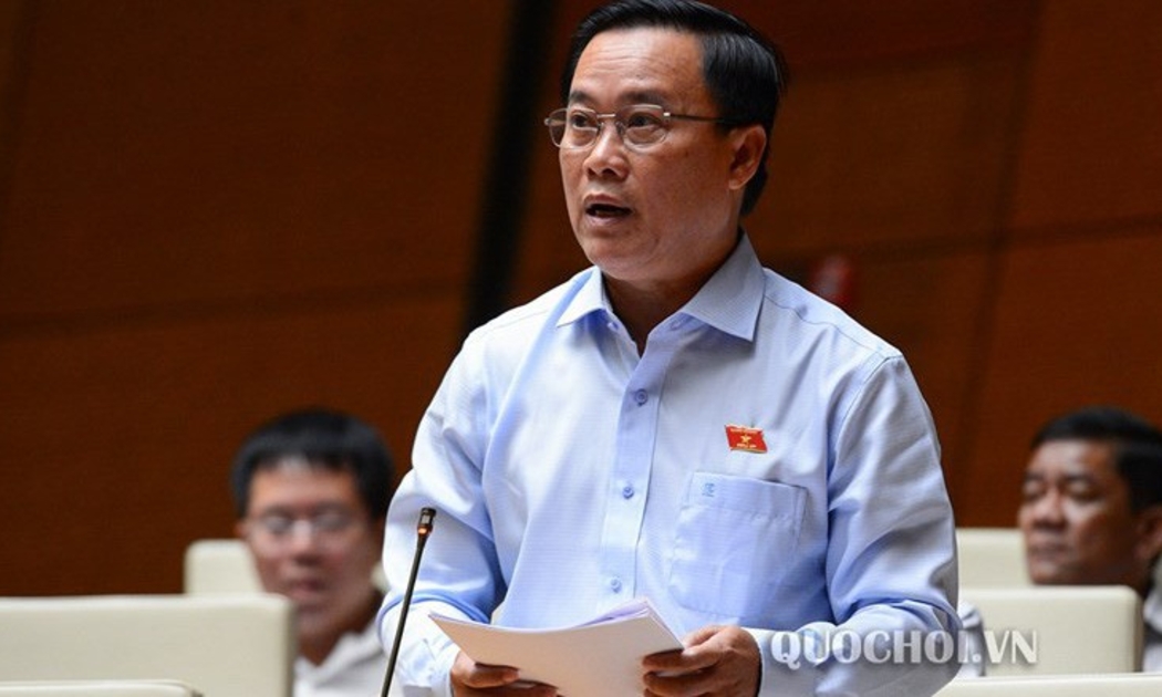 Đại biểu Nguyễn Quốc Hận phát biiểu tại hội trường Quốc hội.