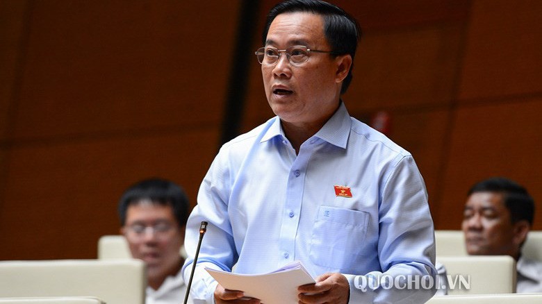 Đại biểu Nguyễn Quốc Hận phát biiểu tại hội trường Quốc hội.