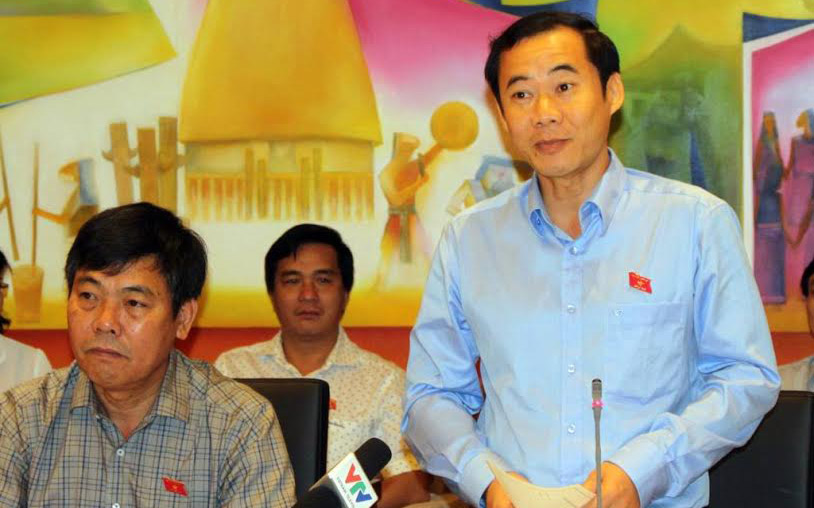 Đại biểu Nguyễn Thái Học phát biểu trong phiên thảo luận đặc biệt sáng 27/5.