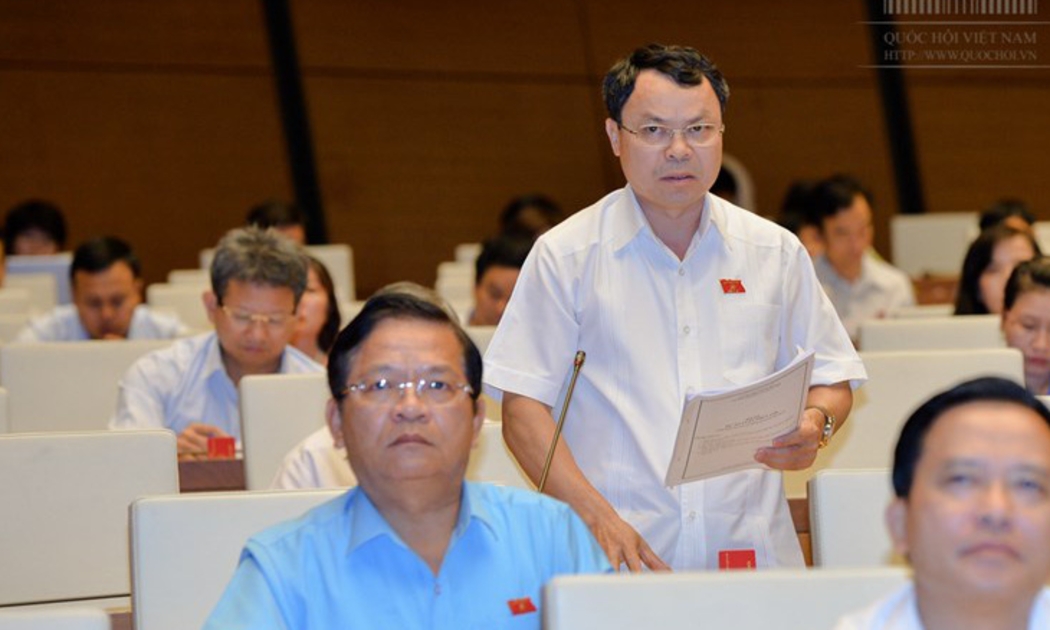 Đại biểu Nguyễn Tiến Sinh chất vấn Bộ trưởng Trần Tuấn Anh