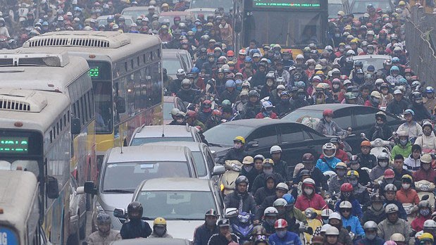 Tắc đường Nguyễn Trãi giờ cao điểm. 