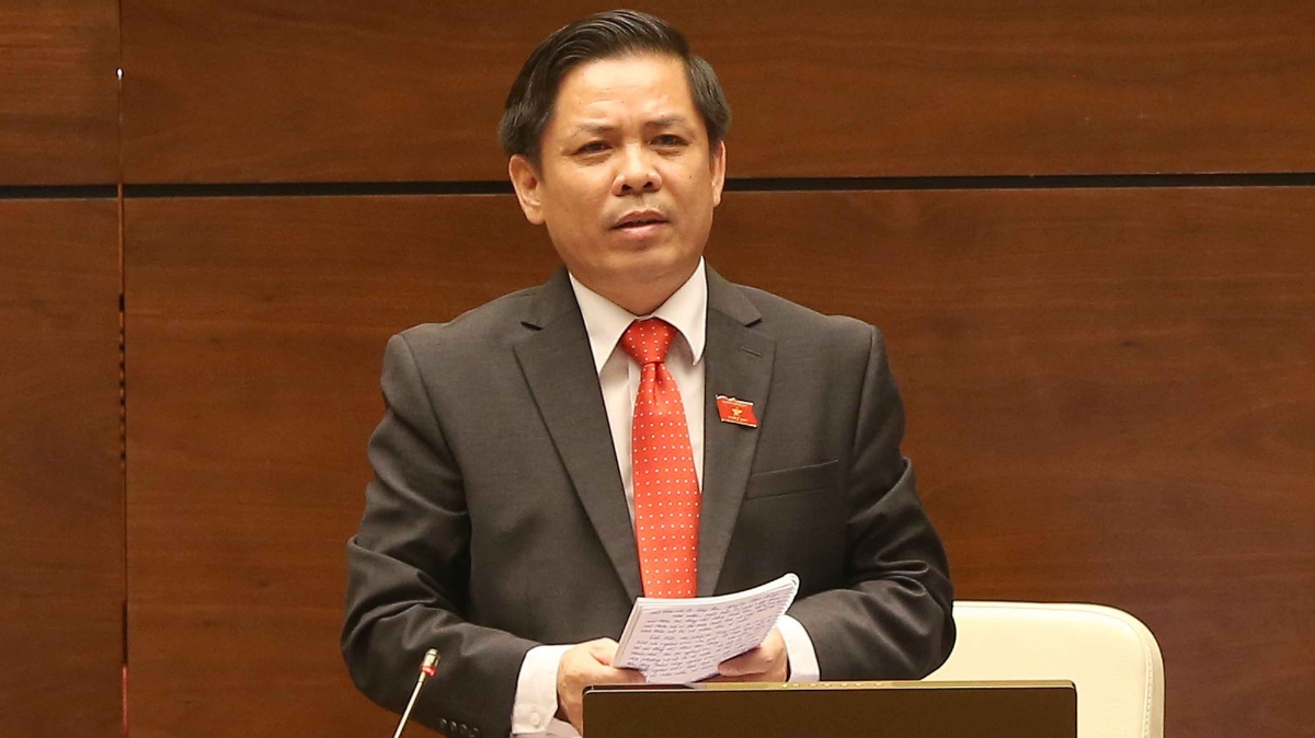 Bộ trưởng Bộ Giao thông vận tải Nguyễn Văn Thể trả lời chất vấn trực tiếp sáng 4/6. 