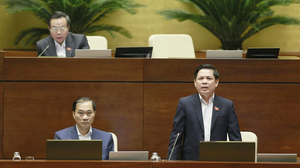 Bộ trưởng Bộ Giao thông Vận tải Nguyễn Văn Thể giải trình ý kiến đại biểu về sân bay Long Thành - Ảnh: Quang Phúc 