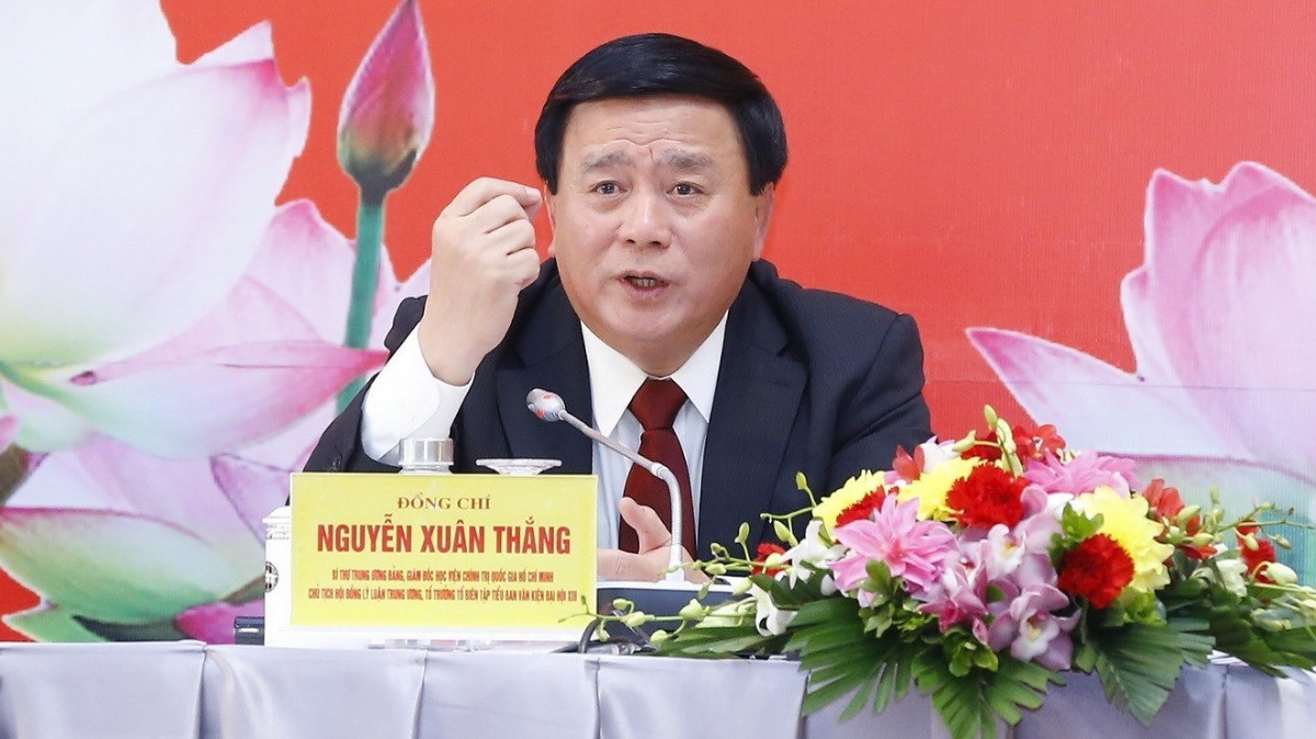 Đồng chí Nguyễn Xuân Thắng, Uỷ viên Bộ Chính trị, Giám đốc Học viện Chính trị quốc gia Hồ Chí Minh, Chủ tịch hội đồng Lý luận Trung ương tại buổi họp báo.