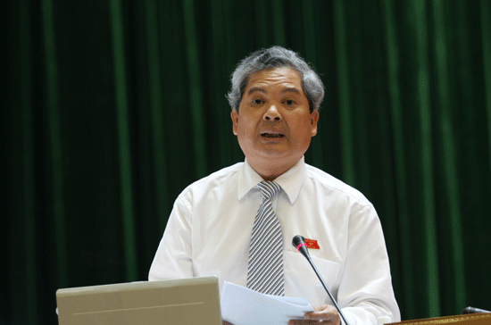 Bộ trưởng Phạm Khôi Nguyên trả lời chất vấn trước Quốc hội tại kỳ họp thứ năm.