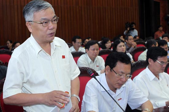 Quốc hội đã qua nhiều phiên thảo luận về các yêu cầu bức xúc của cuộc sống.