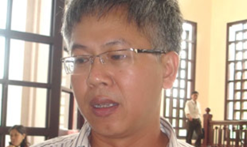 Phải dùng thuế để kiểm soát bất động sản