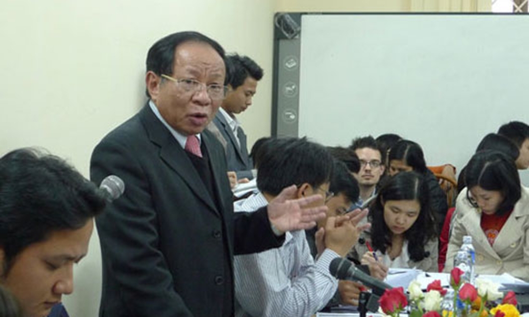 Phó Chủ tịch Vasep Nguyễn Hữu Dũng trả lời báo chí tại cuộc gặp gỡ chiều 7/12.
