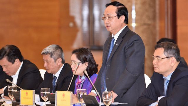 Phó Chủ tịch UBND Thành phố Nguyễn Thế Hùng  trả lời báo chí tại cuộc họp báo 