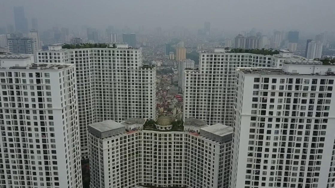 Nhiều dự án trung tâm thương mại và căn hộ thương mại với quy mô, mật độ rất lớn vẫn được xây dựng tại nội thành. 