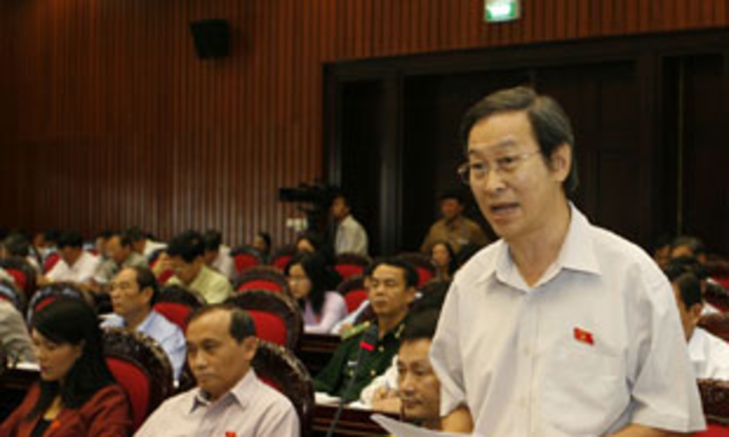 Đại biểu Nguyễn Văn Ba: Không nên đầu tư vào những lĩnh vực mà kinh tế tư nhân có thể đảm nhận được.
