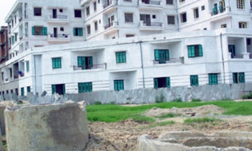 Nhà ở xã hội: “Thoát nghèo” sẽ phải trả nhà