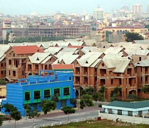 Nhiều chuyên gia còn băn khoăn về cách thức tính thuế nhà đất.